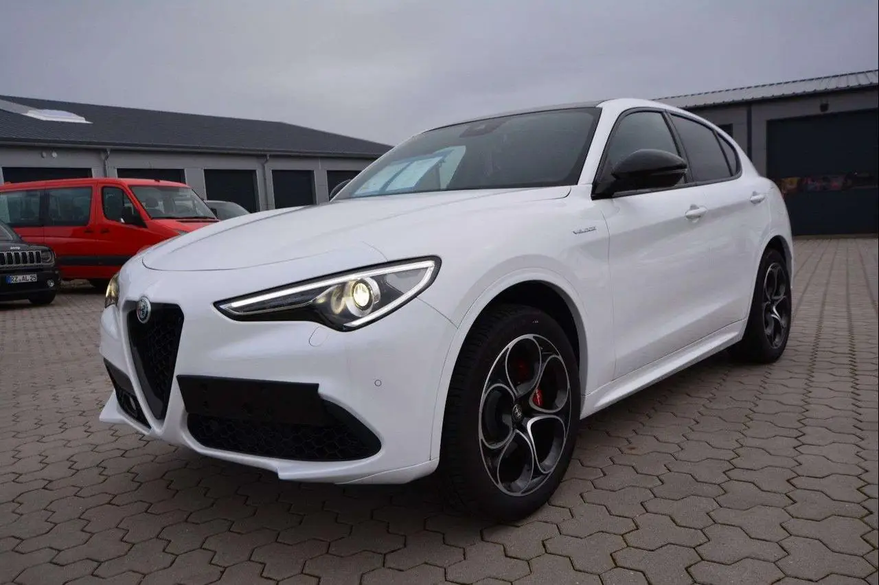 Photo 1 : Alfa Romeo Stelvio 2022 Petrol