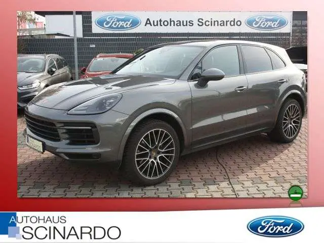 Photo 1 : Porsche Cayenne 2020 Petrol