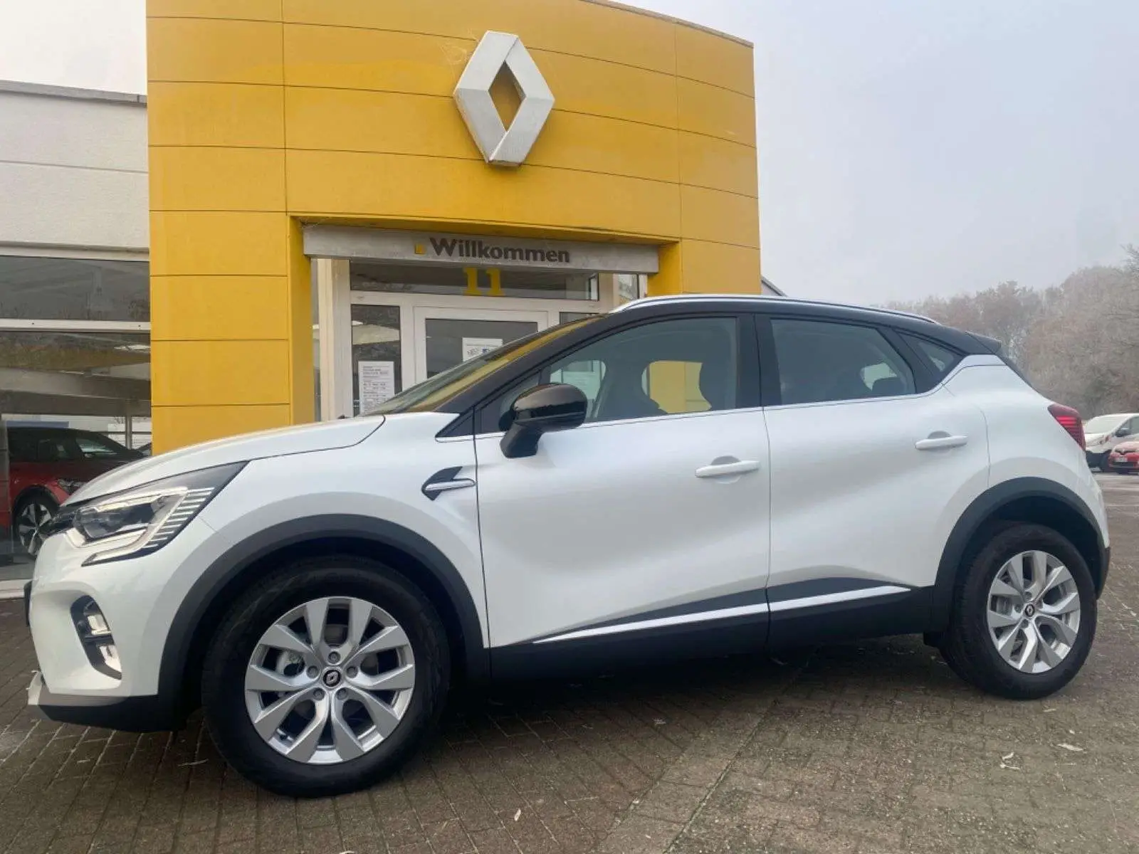 Photo 1 : Renault Captur 2023 Petrol