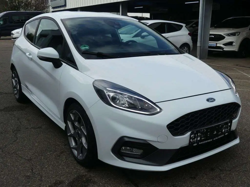 Photo 1 : Ford Fiesta 2018 Essence