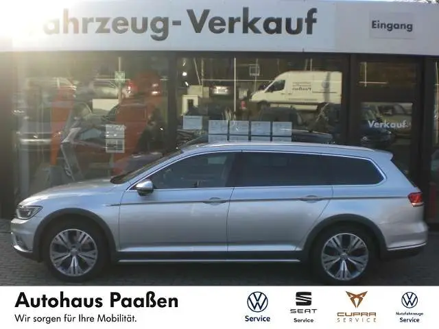 Photo 1 : Volkswagen Passat 2015 Petrol