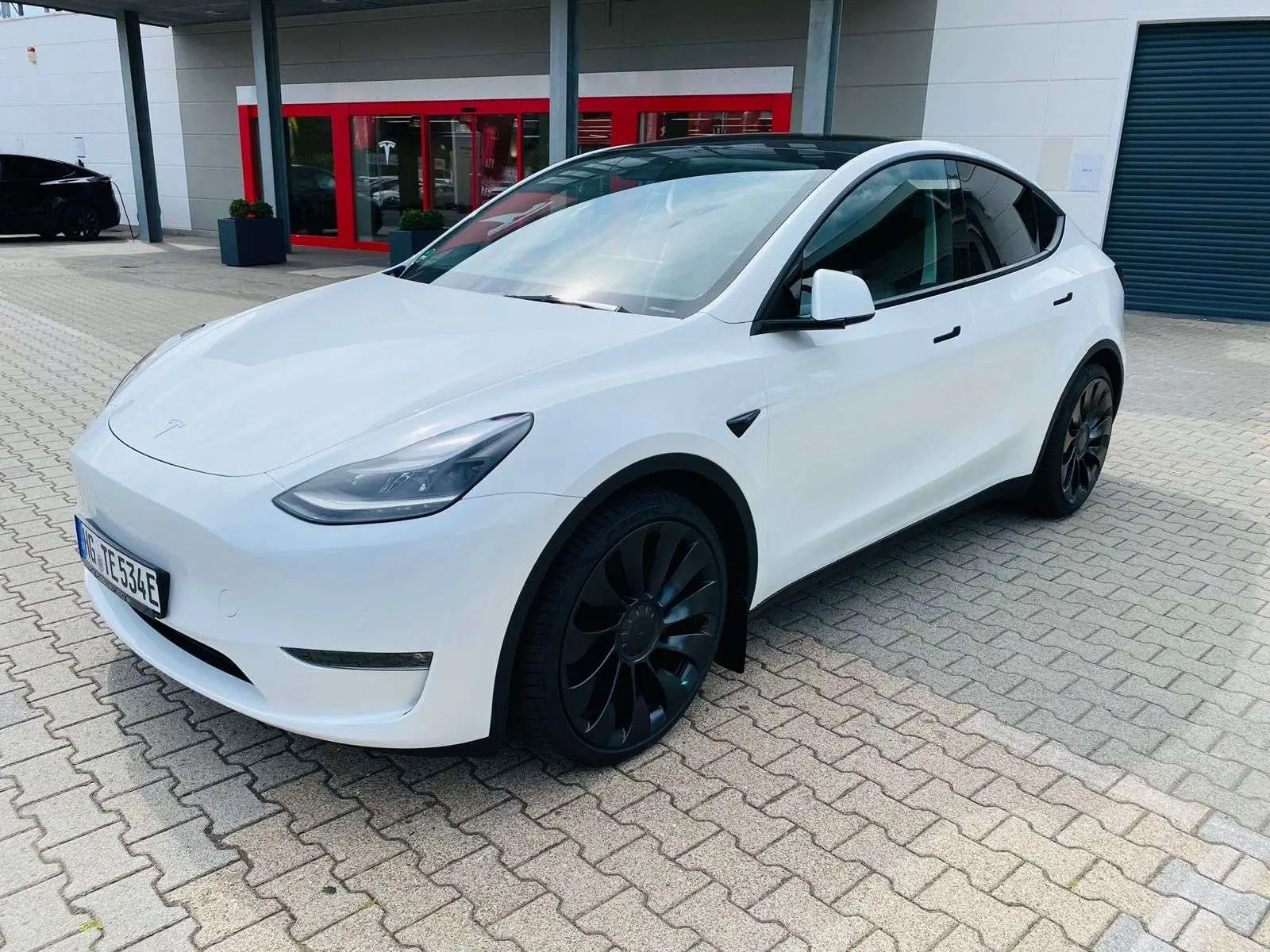 Photo 1 : Tesla Model Y 2022 Electric