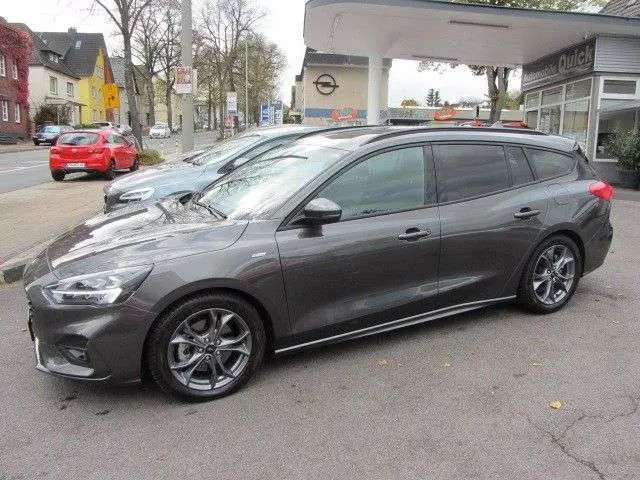 Photo 1 : Ford Focus 2022 Petrol