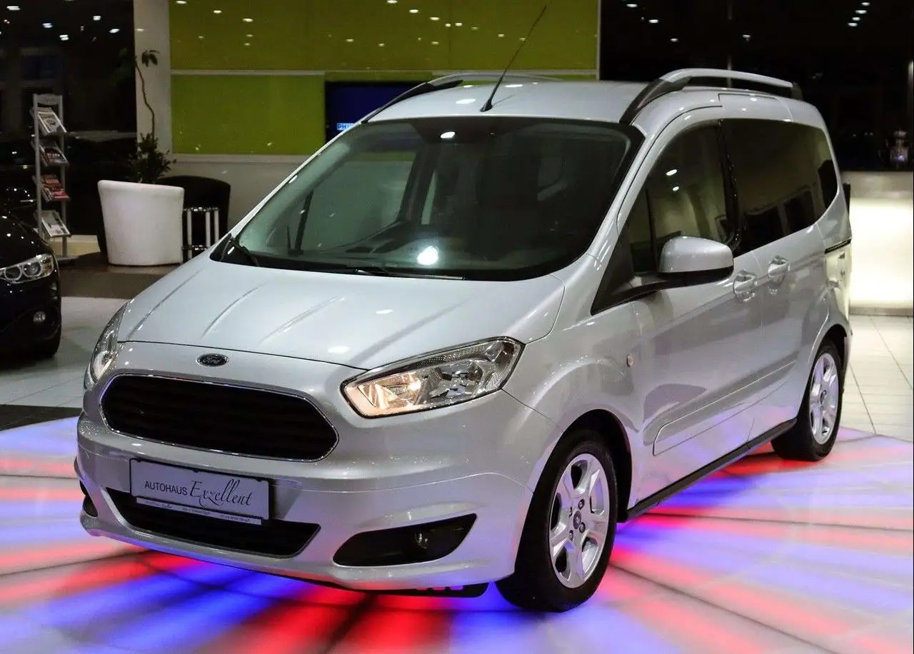 Photo 1 : Ford Tourneo 2015 Petrol