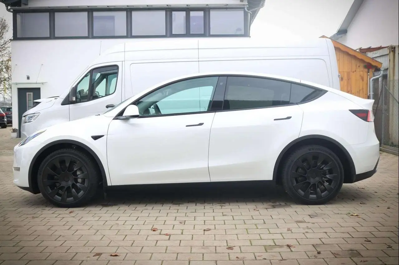 Photo 1 : Tesla Model Y 2022 Electric