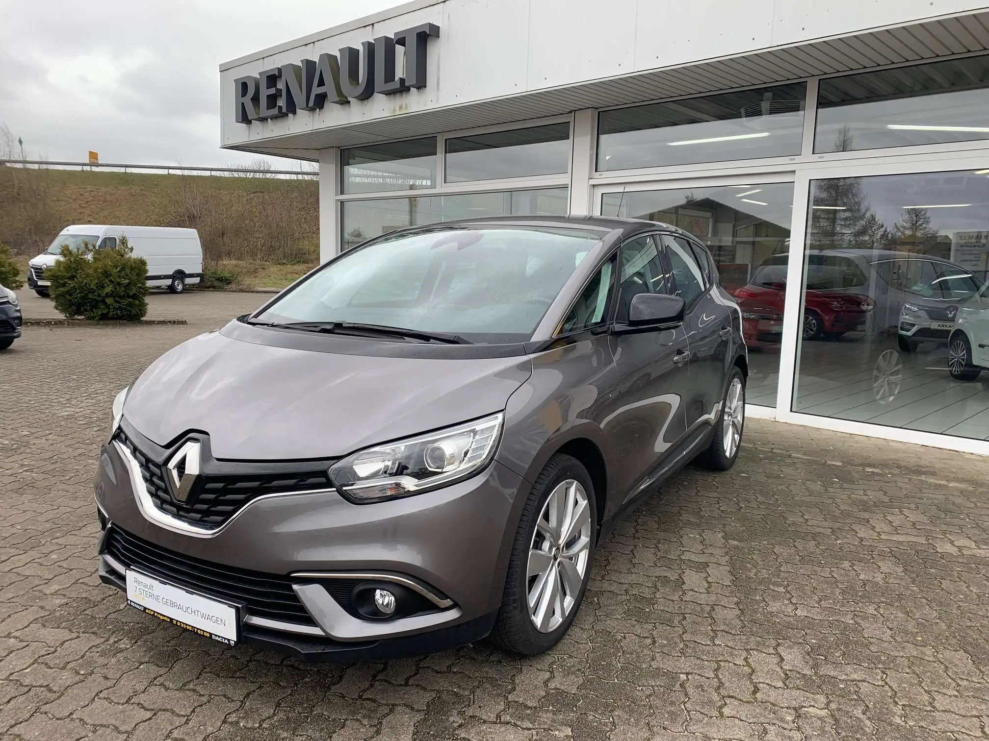 Photo 1 : Renault Scenic 2018 Petrol