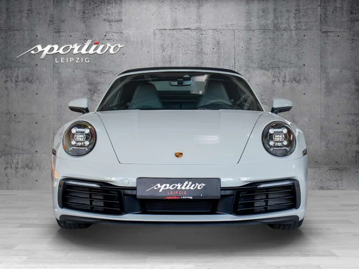 Photo 1 : Porsche 992 2021 Petrol