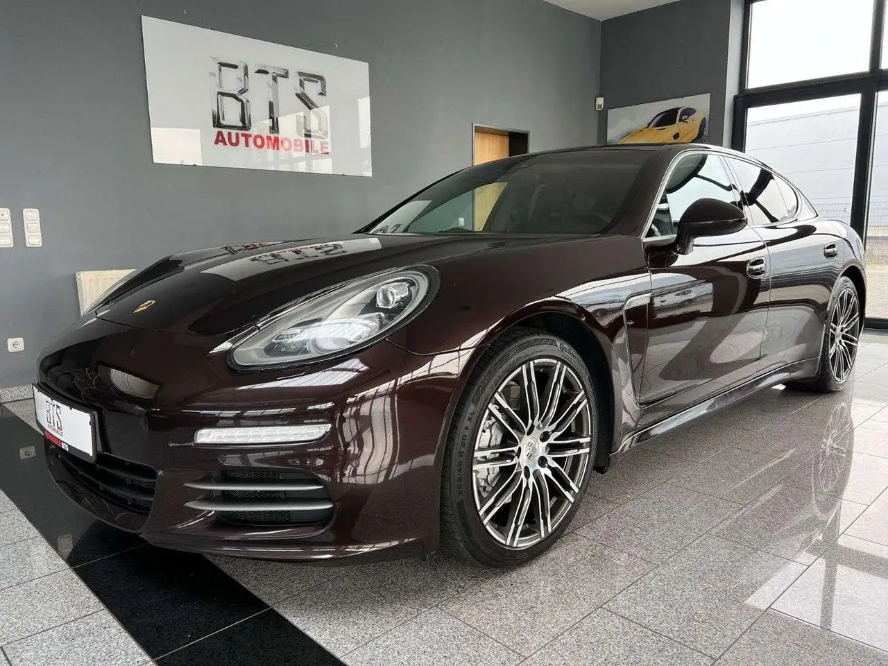 Photo 1 : Porsche Panamera 2016 Petrol