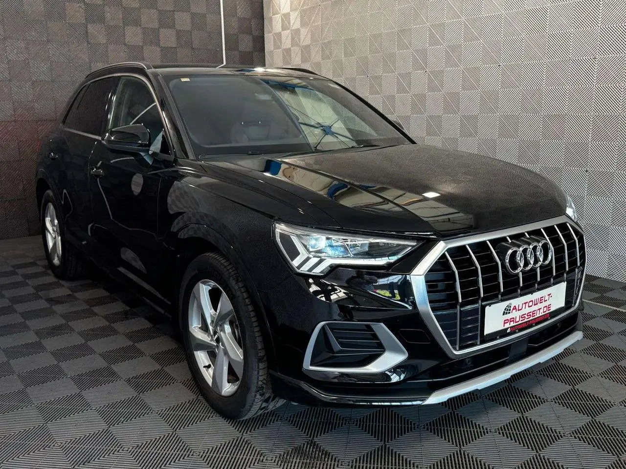 Photo 1 : Audi Q3 2020 Essence