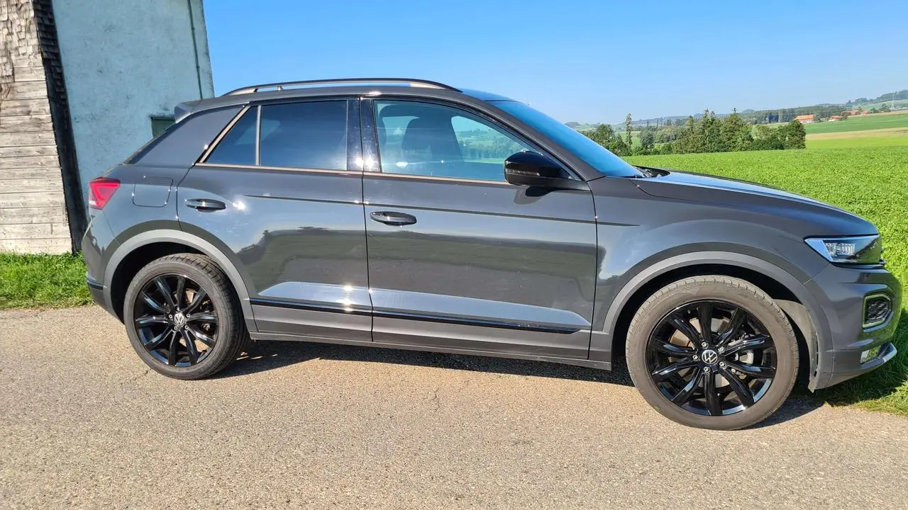 Photo 1 : Volkswagen T-roc 2021 Essence