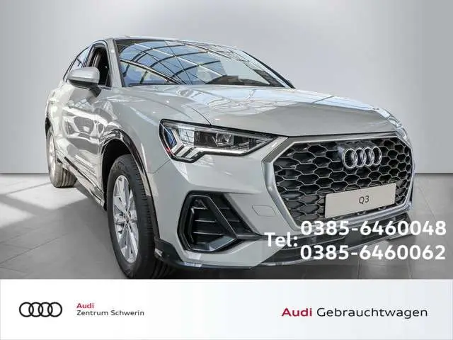 Photo 1 : Audi Q3 2022 Essence