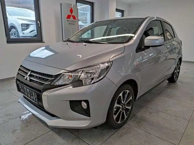 Photo 1 : Mitsubishi Space Star 2024 Petrol