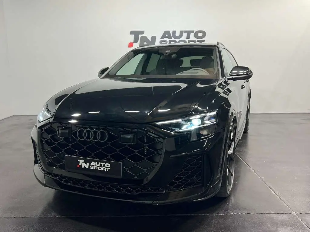 Photo 1 : Audi Q8 2024 Petrol