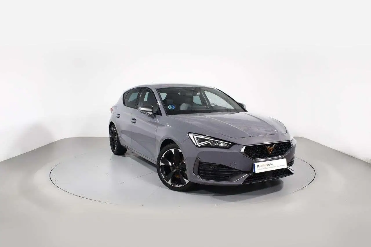 Photo 1 : Cupra Leon 2024 Petrol