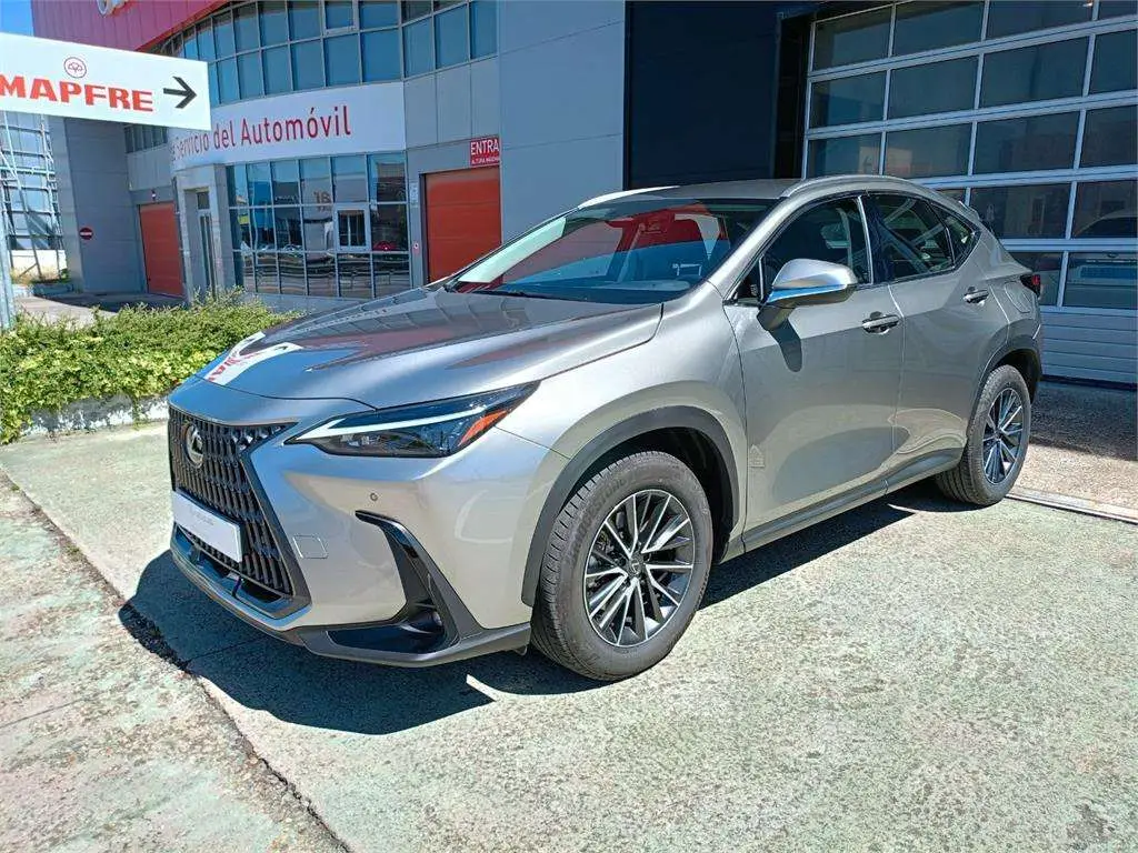 Photo 1 : Lexus Nx 2024 Électrique