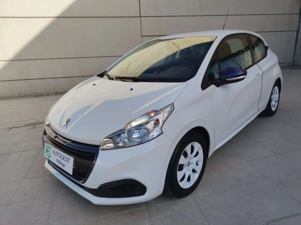 Photo 1 : Peugeot 208 2015 Essence