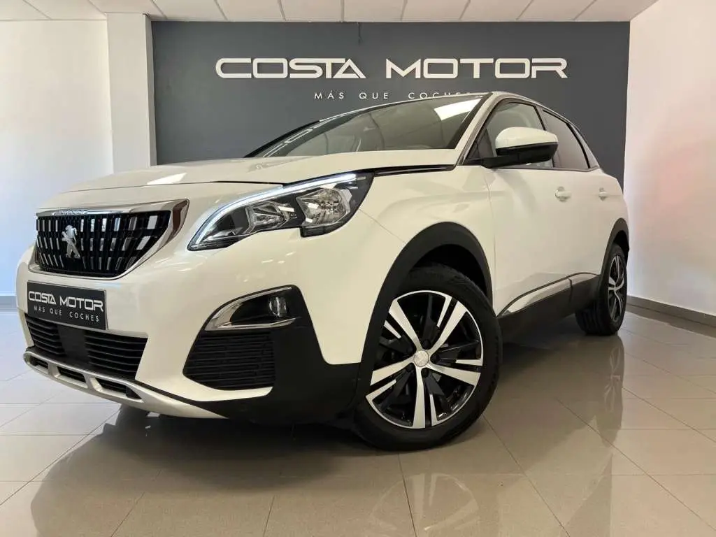 Photo 1 : Peugeot 3008 2019 Essence