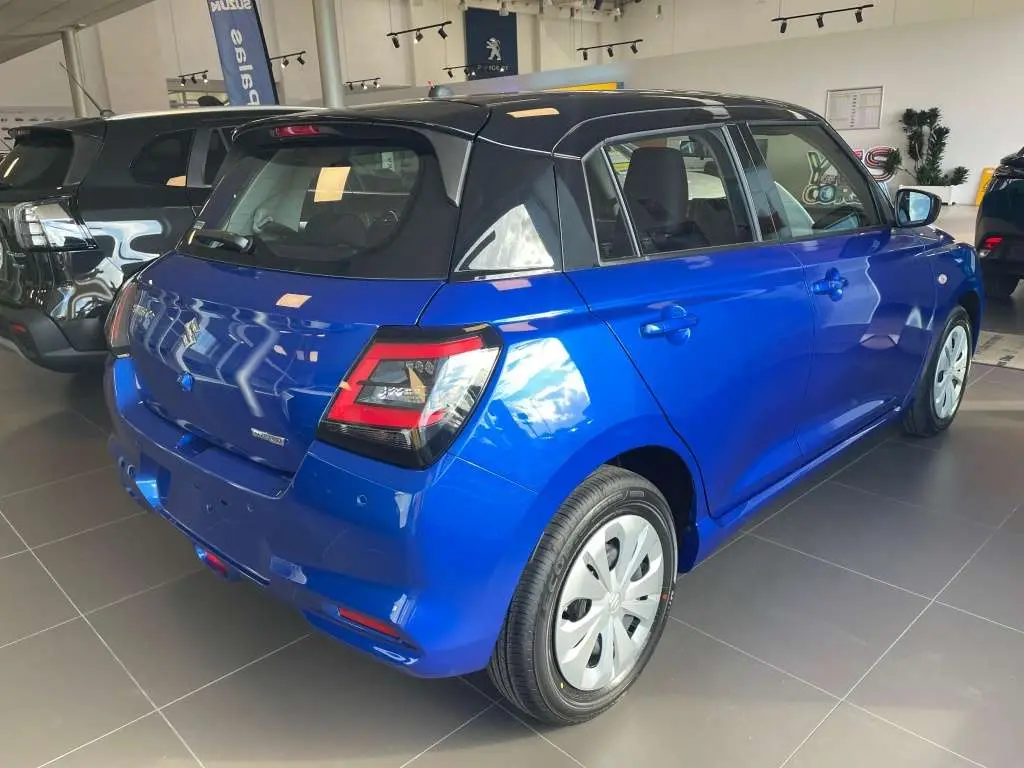 Photo 1 : Suzuki Swift 2024 Petrol