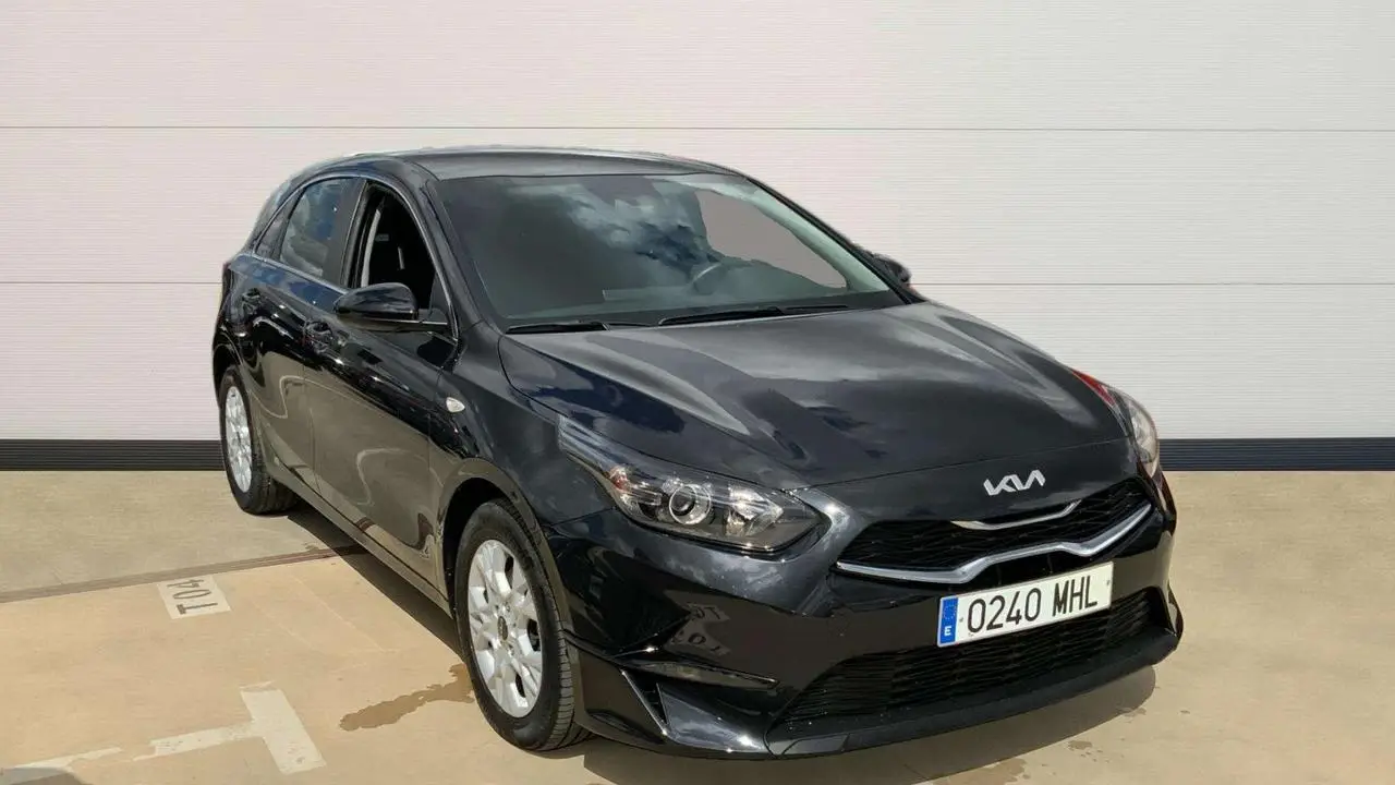 Photo 1 : Kia Ceed 2023 Diesel