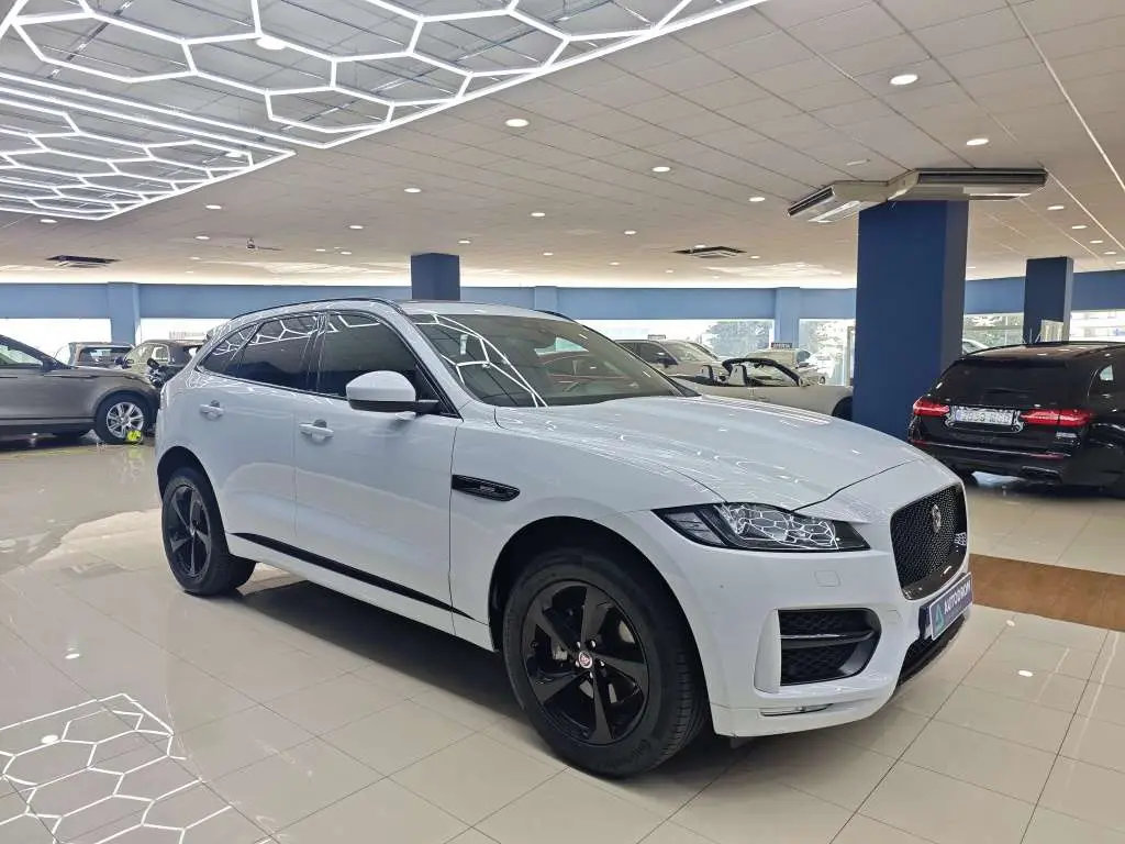 Photo 1 : Jaguar F-pace 2018 Diesel