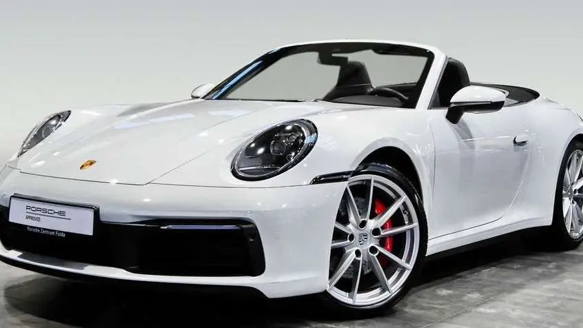 Photo 1 : Porsche 992 2021 Essence