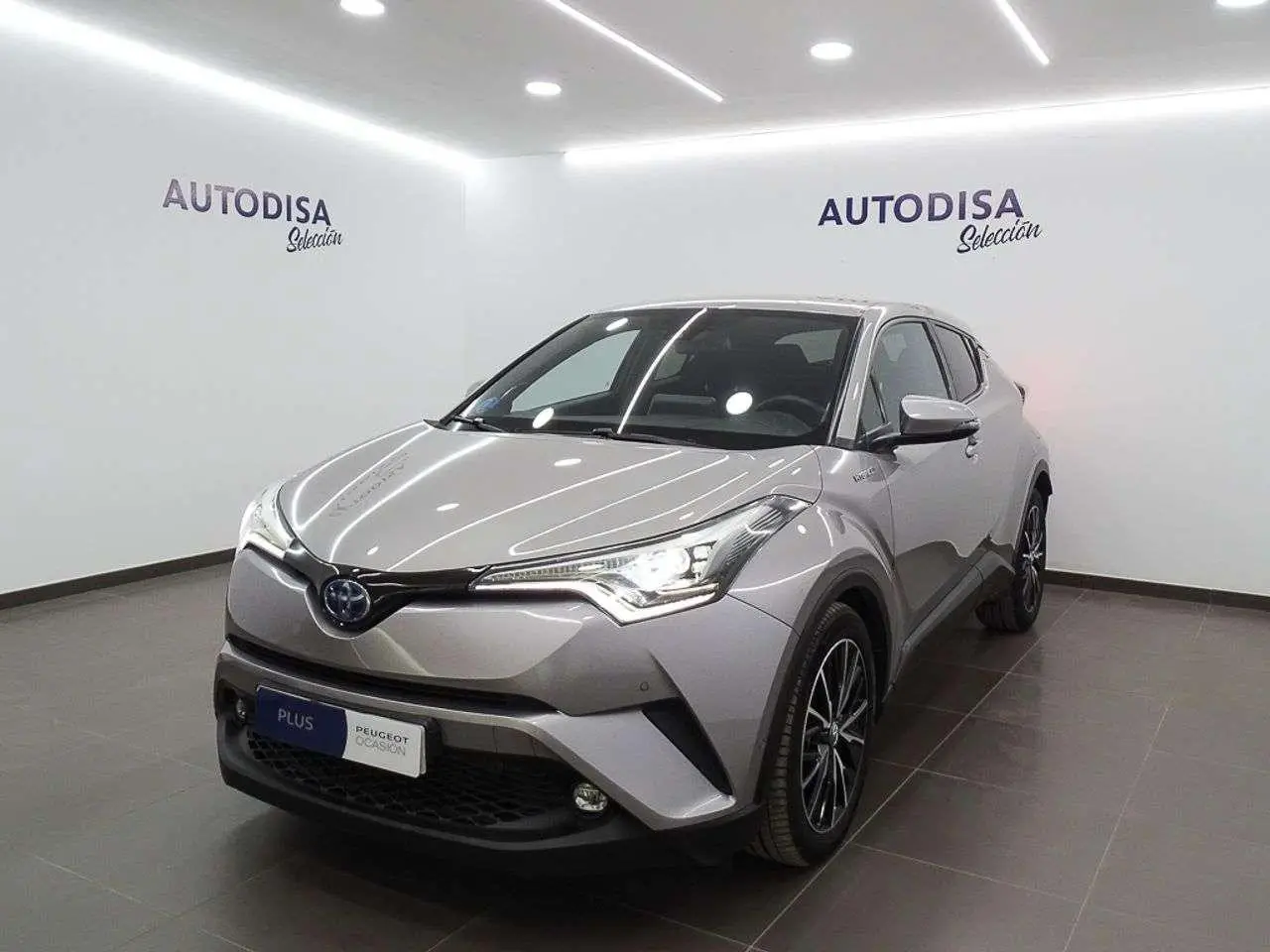 Photo 1 : Toyota C-hr 2018 Hybrid