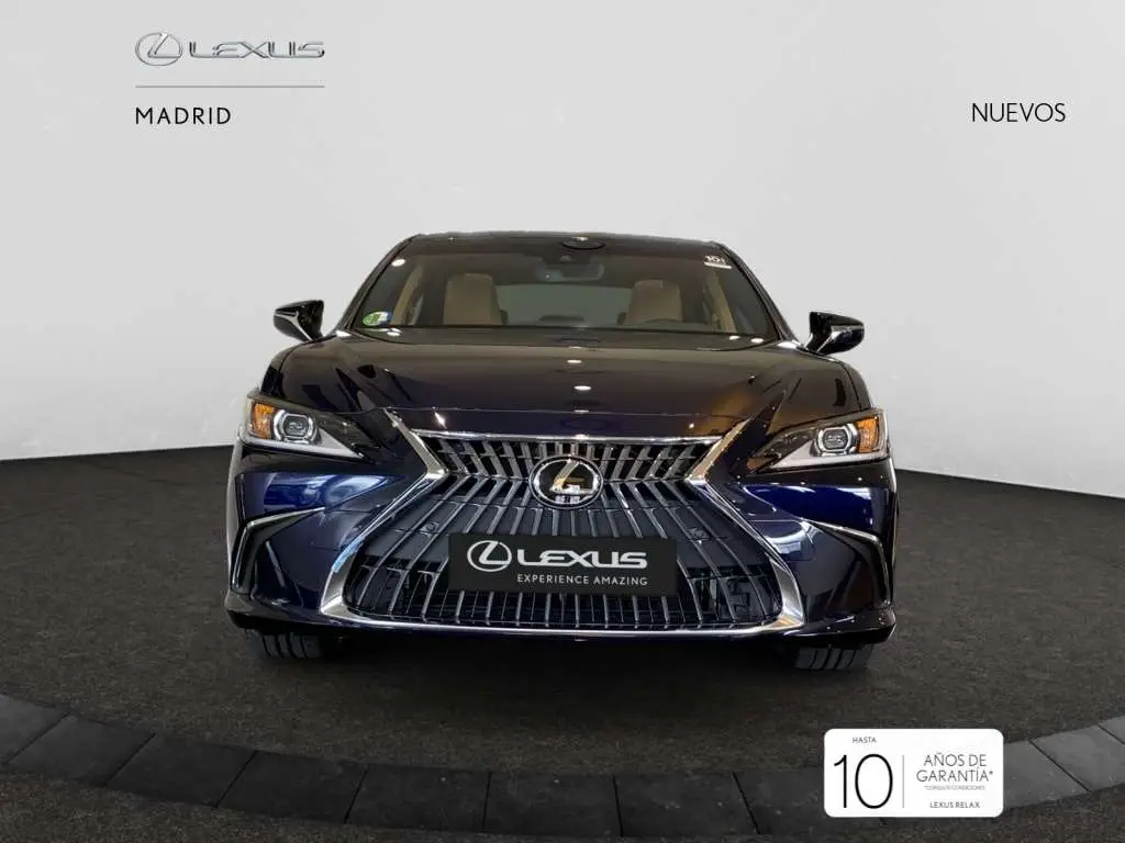 Photo 1 : Lexus Es 2024 Hybride