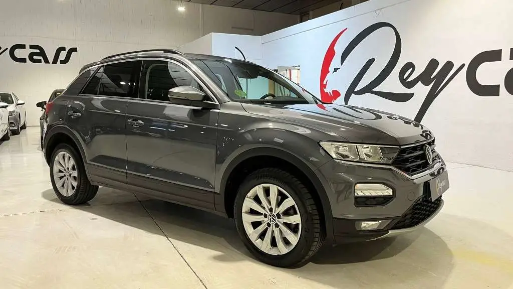 Photo 1 : Volkswagen T-roc 2021 Essence