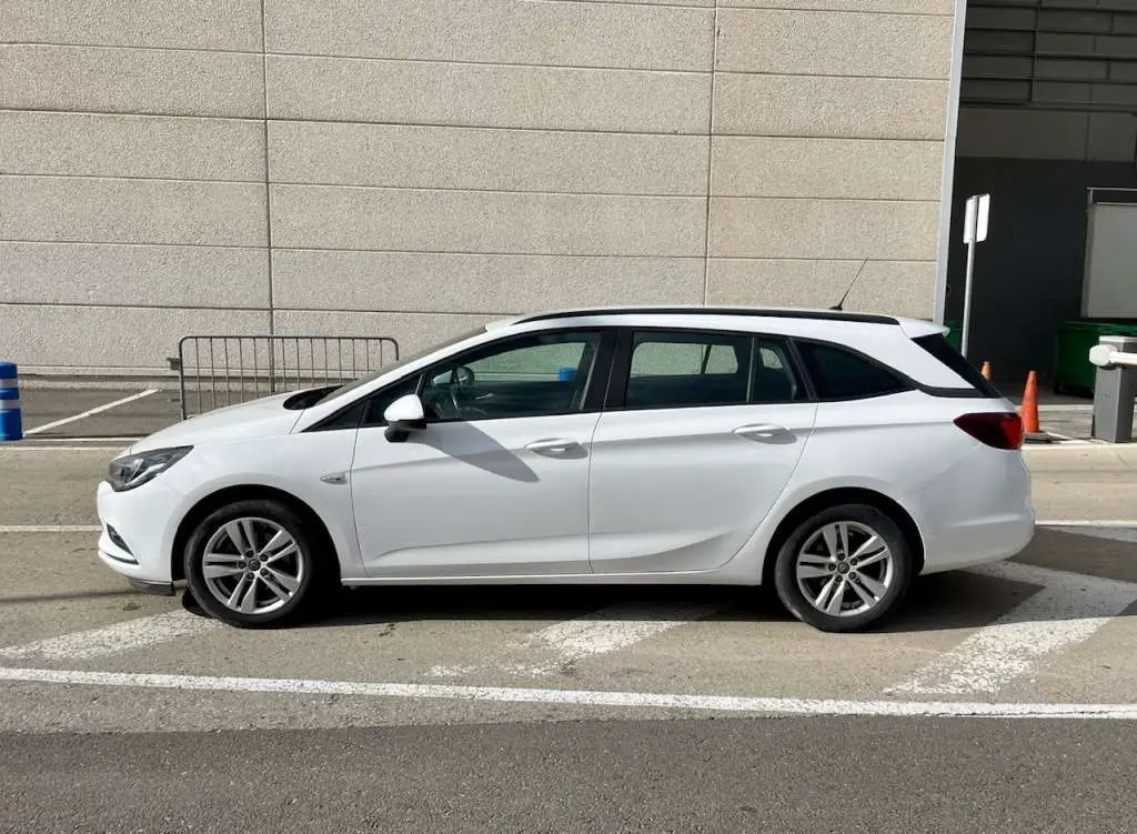 Photo 1 : Opel Astra 2019 Diesel