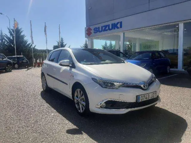 Photo 1 : Toyota Auris 2017 Petrol