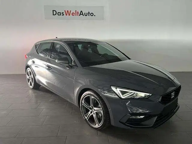 Photo 1 : Seat Leon 2023 Petrol