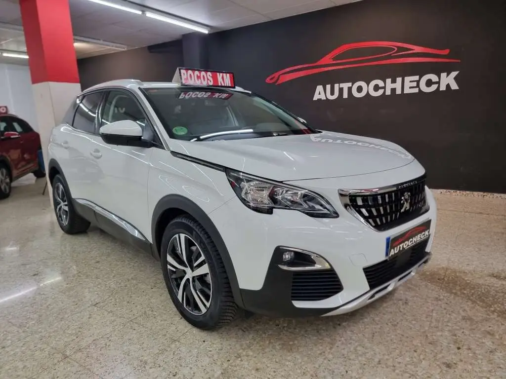 Photo 1 : Peugeot 3008 2018 Essence