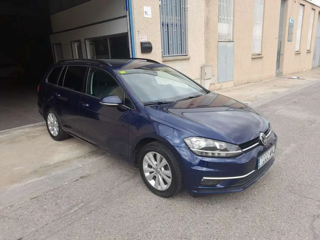 Photo 1 : Volkswagen Golf 2017 Petrol