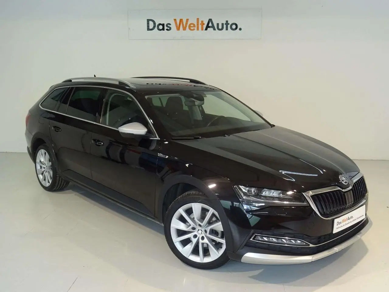 Photo 1 : Skoda Superb 2023 Petrol