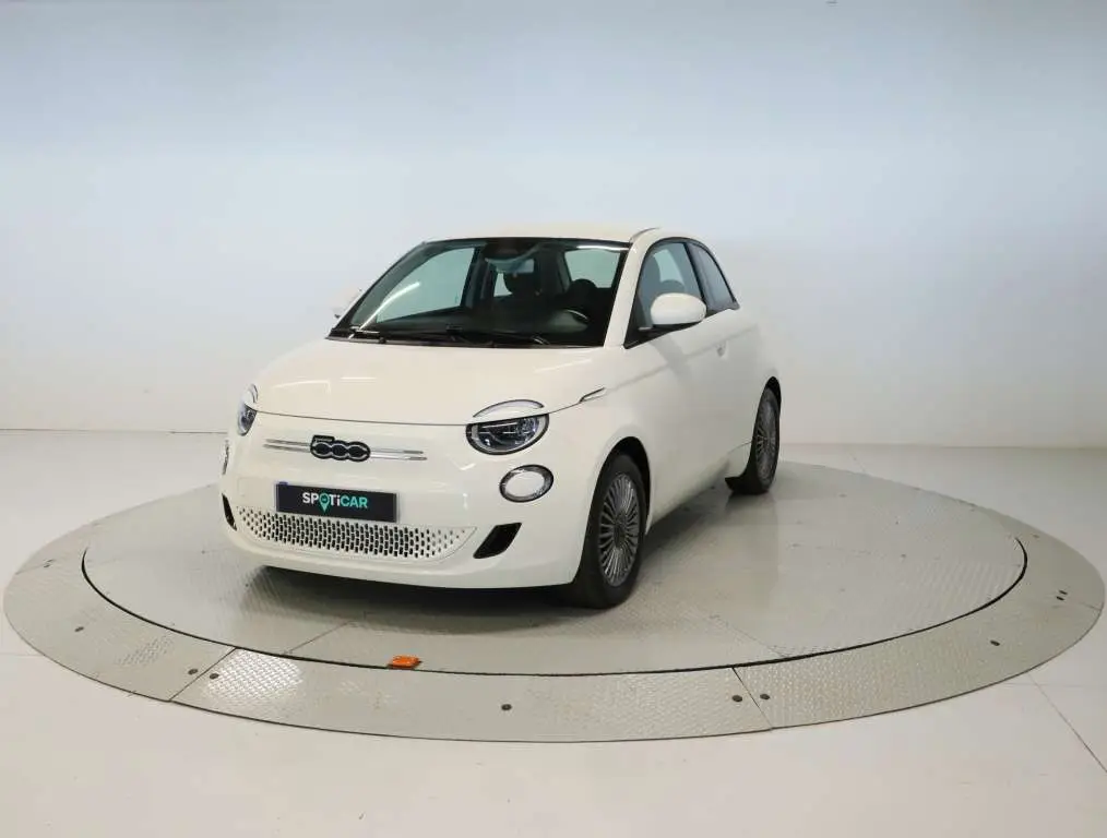 Photo 1 : Fiat 500 2023 Electric