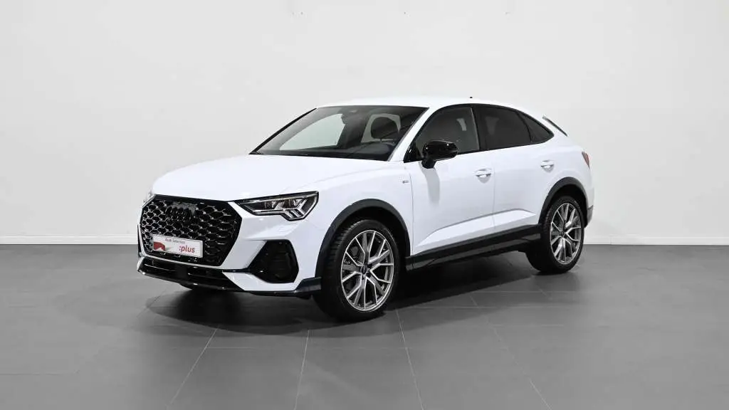 Photo 1 : Audi Q3 2024 Diesel