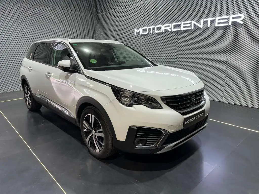 Photo 1 : Peugeot 5008 2019 Diesel