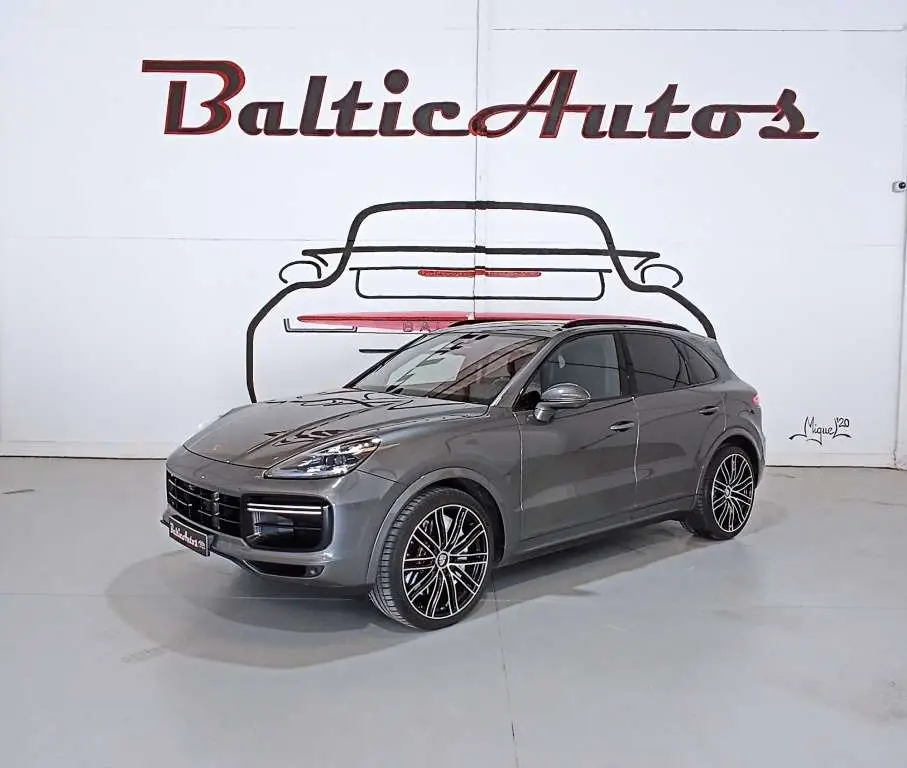 Photo 1 : Porsche Cayenne 2020 Petrol