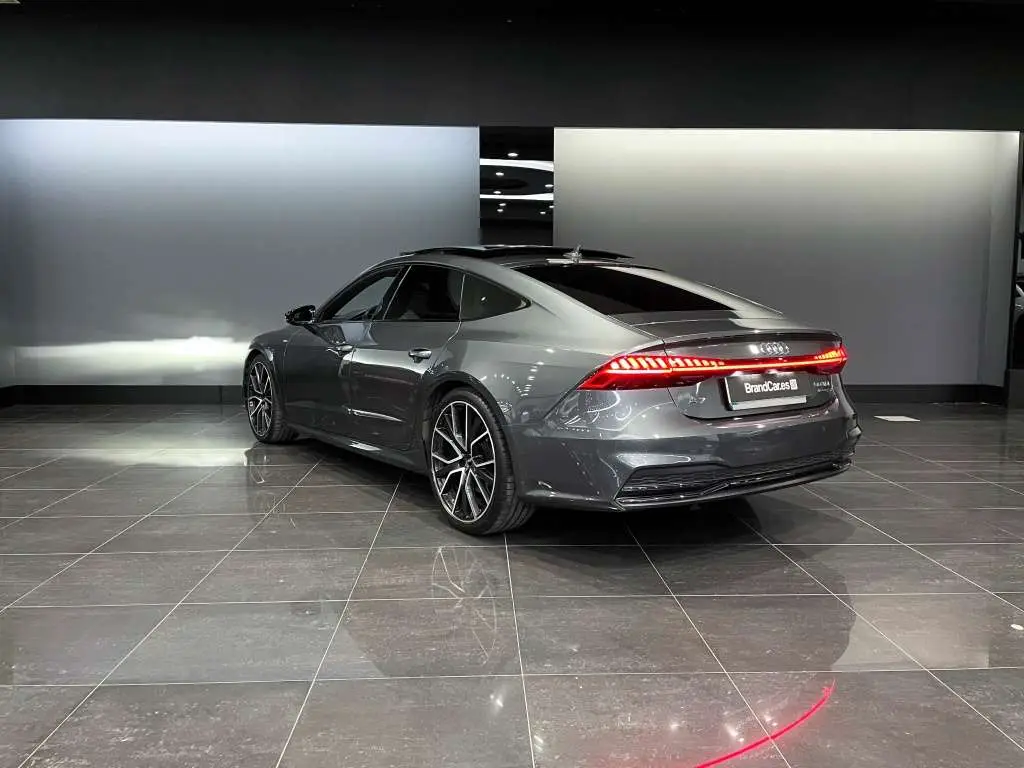 Photo 1 : Audi A7 2020 Diesel