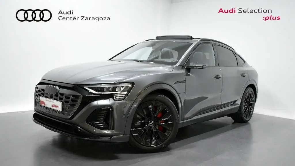 Photo 1 : Audi Q8 2023 Électrique