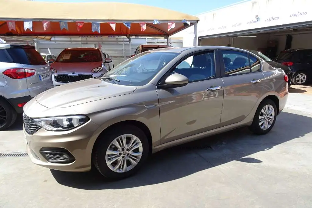 Photo 1 : Fiat Tipo 2019 Petrol