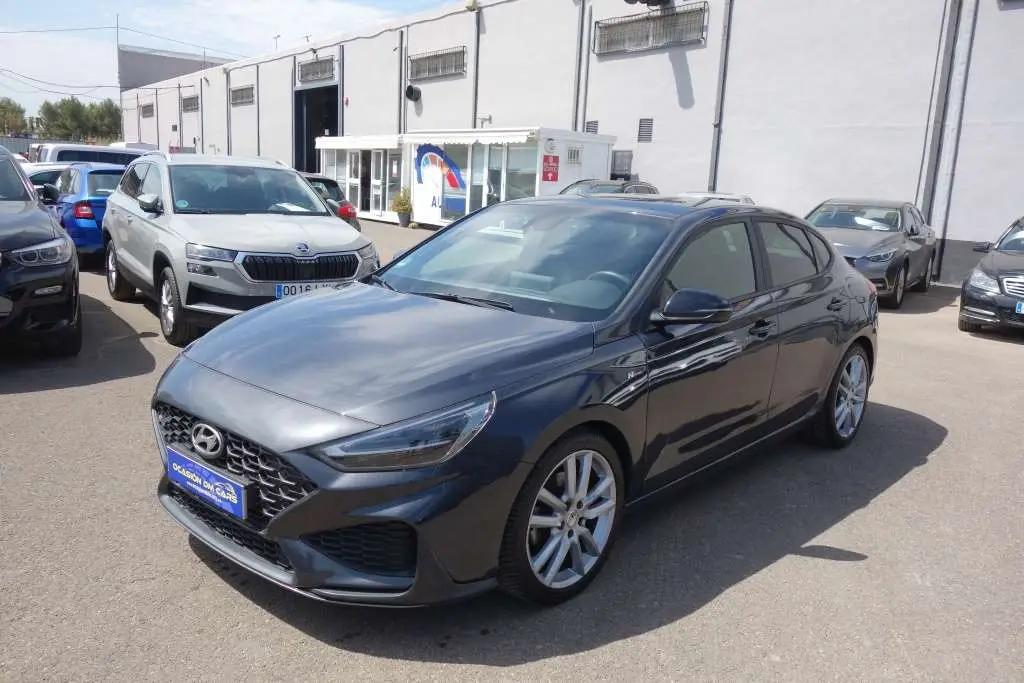 Photo 1 : Hyundai I30 2022 Petrol