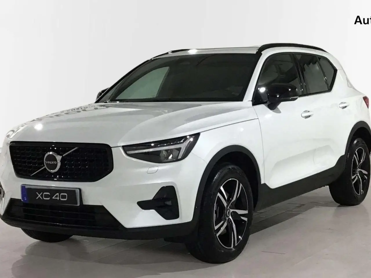 Photo 1 : Volvo Xc40 2024 Hybride