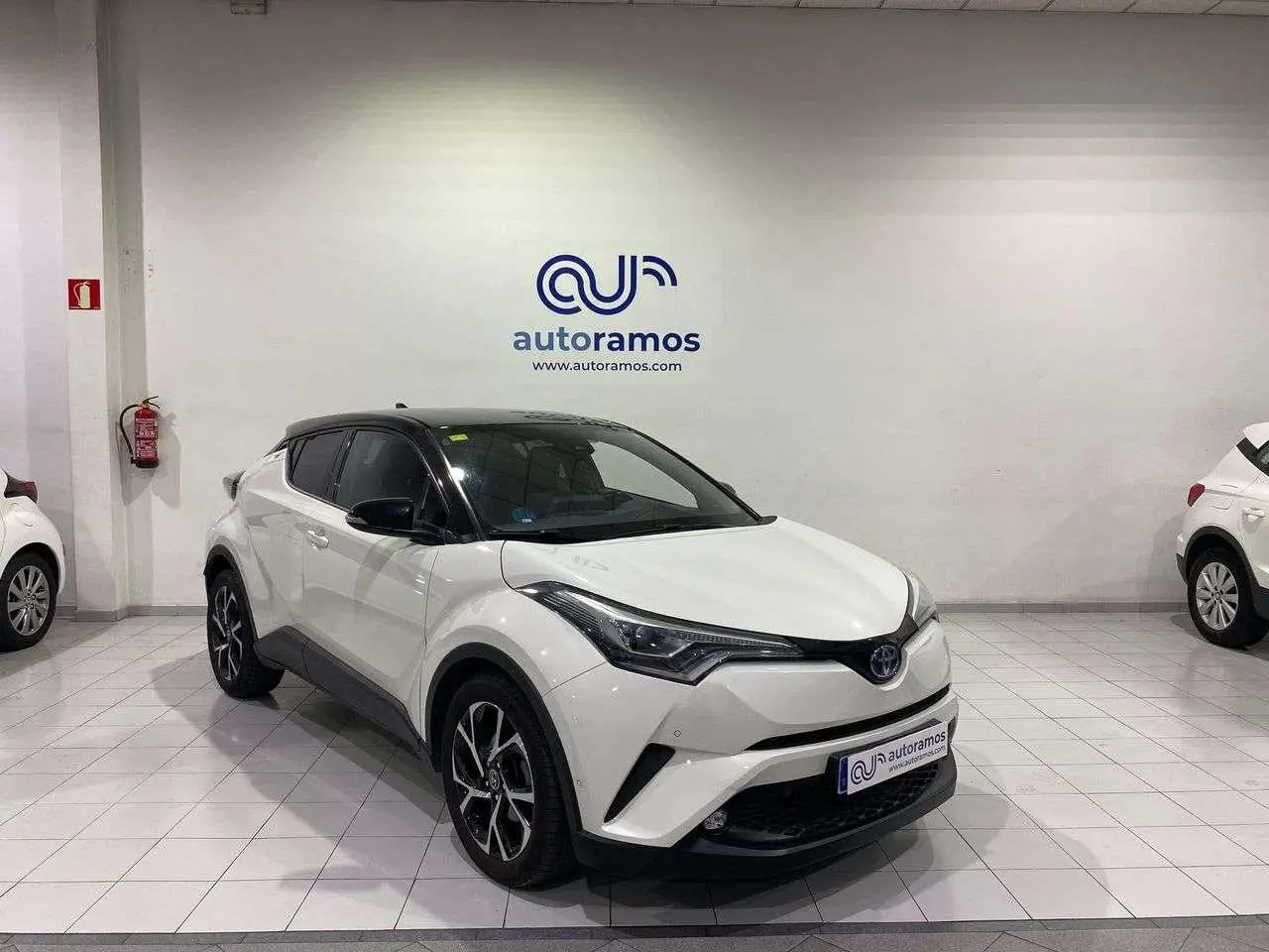 Photo 1 : Toyota C-hr 2017 Hybrid