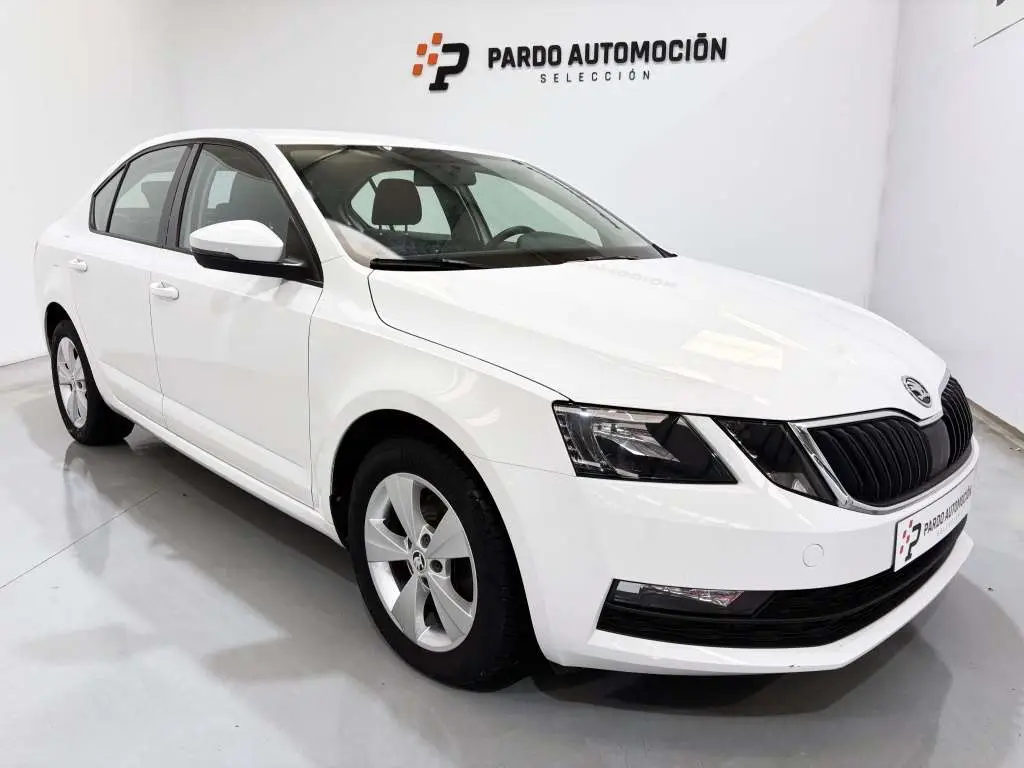 Photo 1 : Skoda Octavia 2018 Petrol