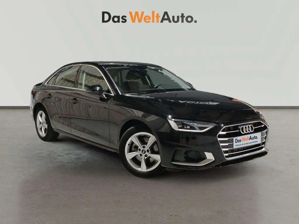 Photo 1 : Audi A4 2021 Essence