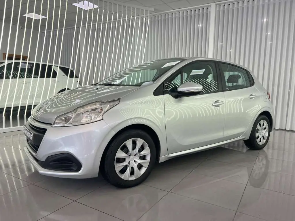 Photo 1 : Peugeot 208 2016 Diesel