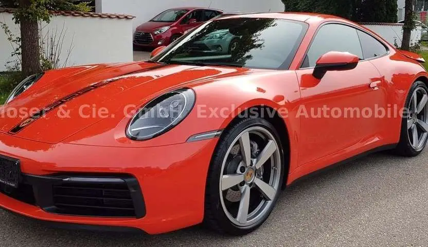 Photo 1 : Porsche 992 2019 Essence