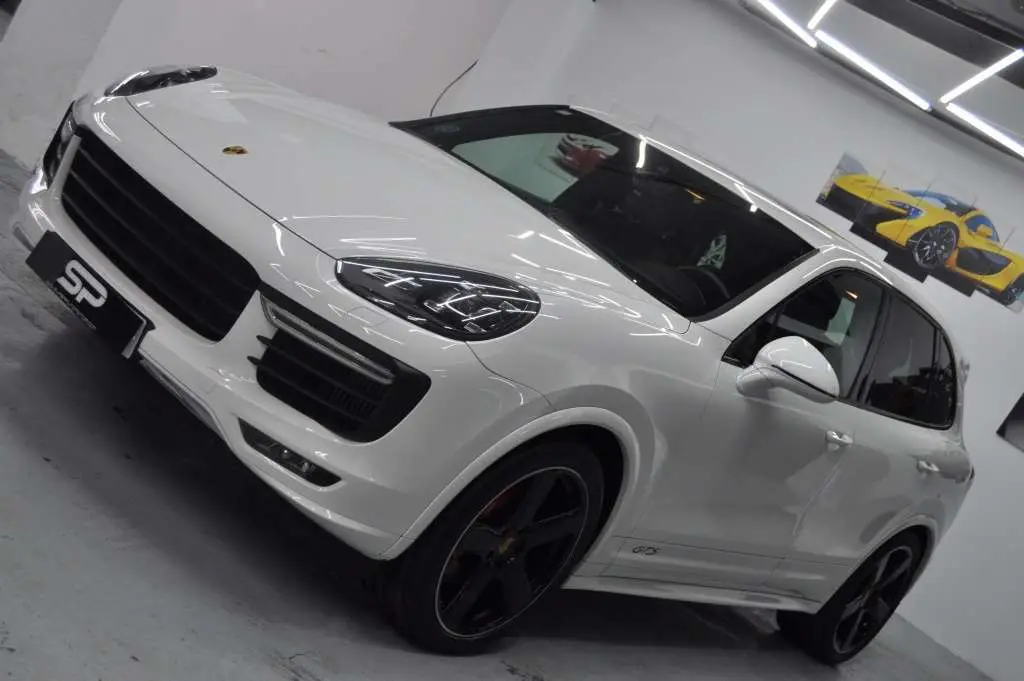 Photo 1 : Porsche Cayenne 2017 Essence