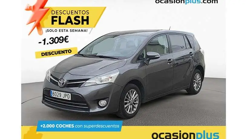 Photo 1 : Toyota Verso 2016 Essence